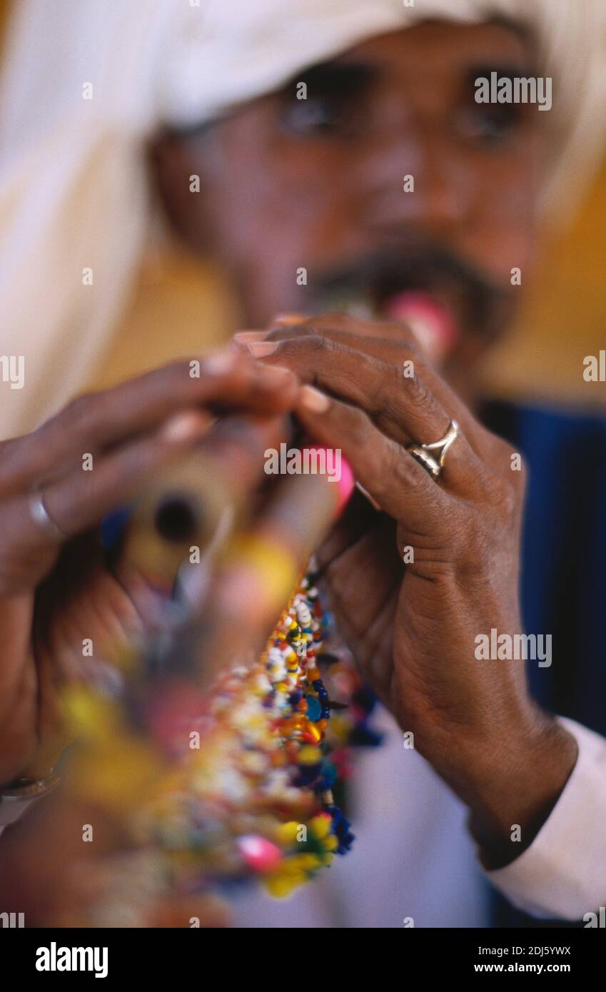 Musica Sufi nella valle Indus / Alghanza player in Sindh, Pakistan Foto Stock