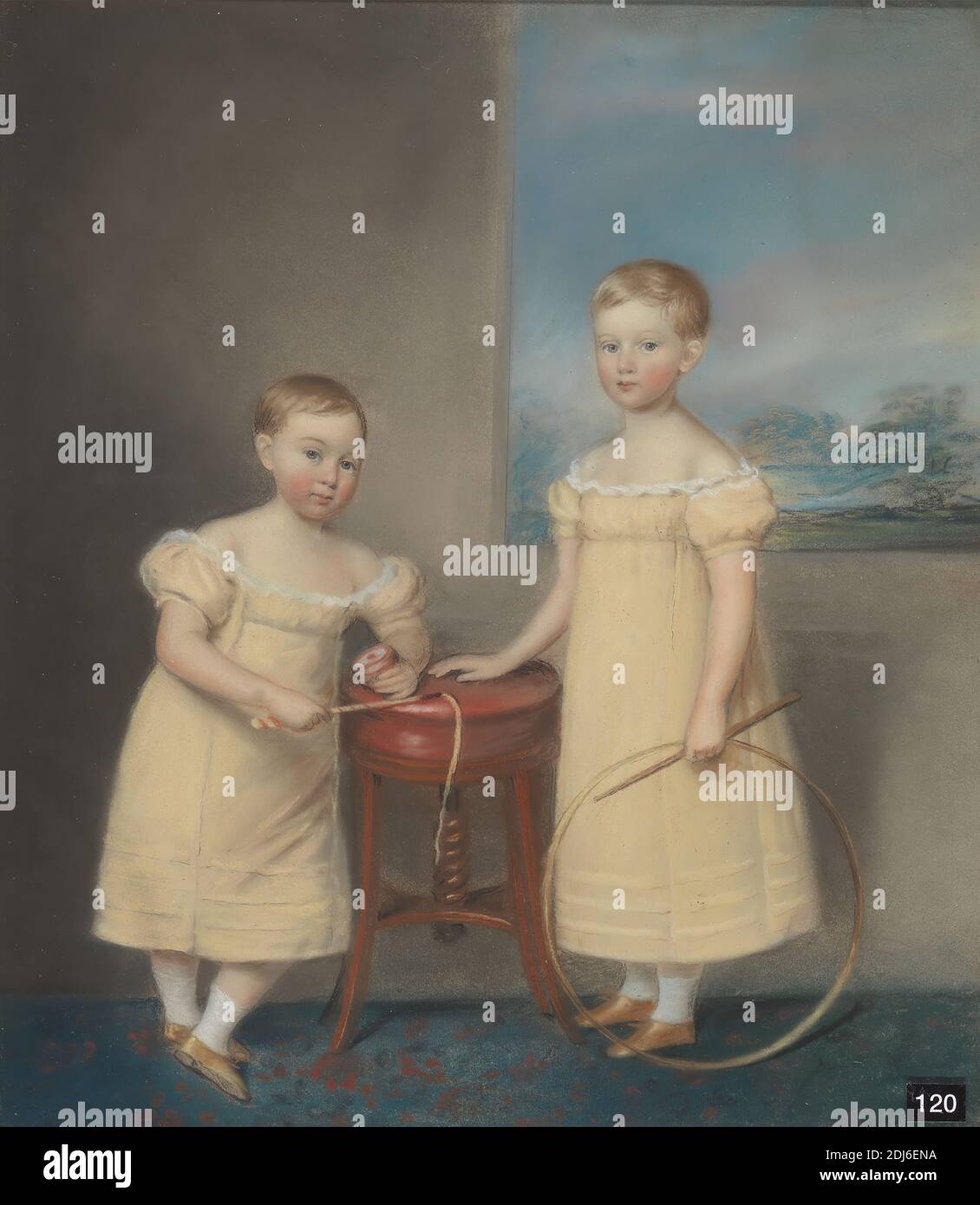 Due bambini che indossano gli abiti gialli, il Vecchio che tiene un cerchio e bastone rotolanti e il giovane che tiene un Top e un'anca dell'anca, attribuiti a James Sharples, ca. 1751–1811, americano, o attribuito a Ellen Sharples, 1769–1849, inglese, non trattato, pastello e grafite su carta media, liscia, crema, wove, cornice: 14 1/2 × 13 × 1 pollici (36.8 × 33 × 2.5 cm) e immagine: 10 13/16 × 9 1/4 pollici (27.5 × 23.5 cm), bambini, cerchio, ritratto, bastone, sgabello, giocattoli, frusta, giallo Foto Stock