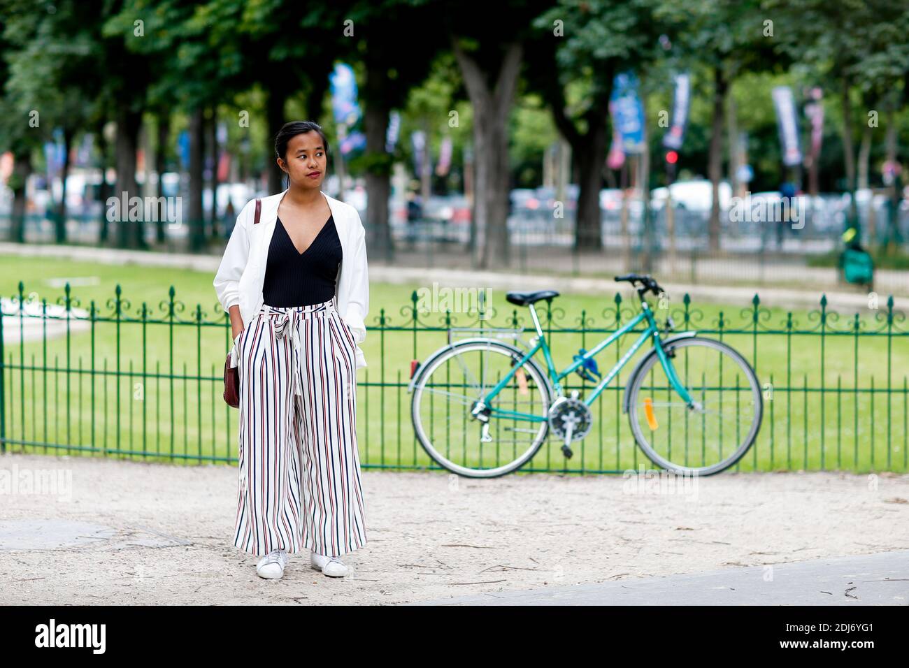 Street Style, Albane de Marnhac in arrivo a Chanel Autunno-Inverno 2016-2017 Haute Couture spettacolo tenuto al Grand Palais, a Parigi, Francia, il 5 luglio 2016. Foto di Marie-Paola Bertrand-Hillion/ABACAPRESS.COM Foto Stock