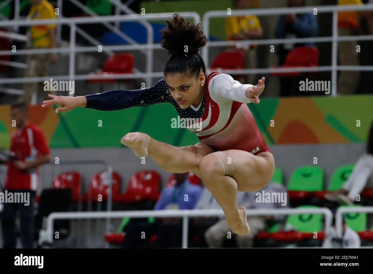 Lauren Hernandez degli Stati Uniti la superstar della squadra femminile statunitense di ginnastica che ha vinto l'evento della squadra femminile di ginnastica artistica a Rio Olympic Arena, Rio, Brasile, il 9 agosto 2016. Foto di Henri Szwarc/ABACAPRESS.COM Foto Stock