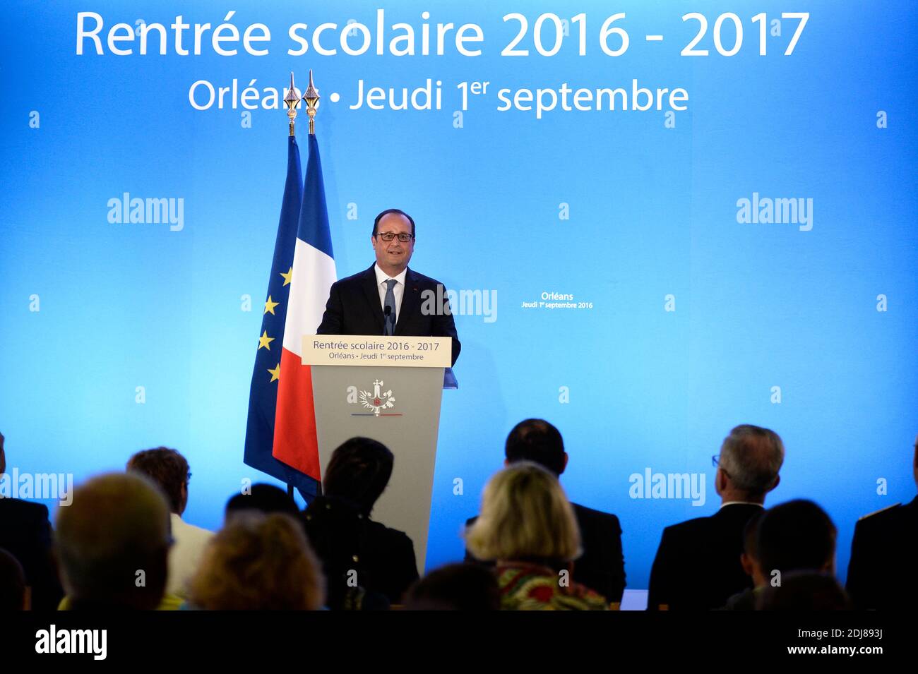 Il presidente francese Francois Hollande ha tenuto un discorso alla scuola secondaria Jean Rostand il primo giorno dell'inizio dell'anno scolastico di Orleans, Francia centrale, il 1° settembre 2016. Foto di Eliot Blondt/ABACAPRESS.COM Foto Stock