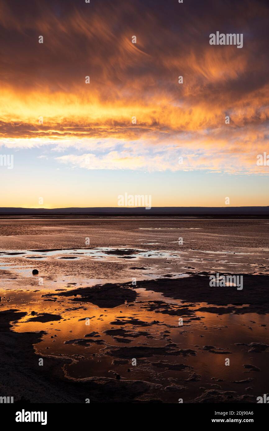 Tramonto a Llano de Solaren, Los Flamencos National Reserve, Antofagasta Regione, Cile. Foto Stock