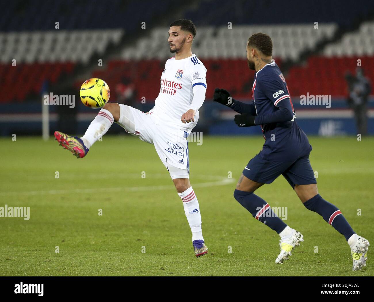 Houssem Aouar di Lione durante il campionato francese Ligue 1 Partita di calcio tra Paris Saint-Germain (PSG) e Olympique Lyon / LM Foto Stock