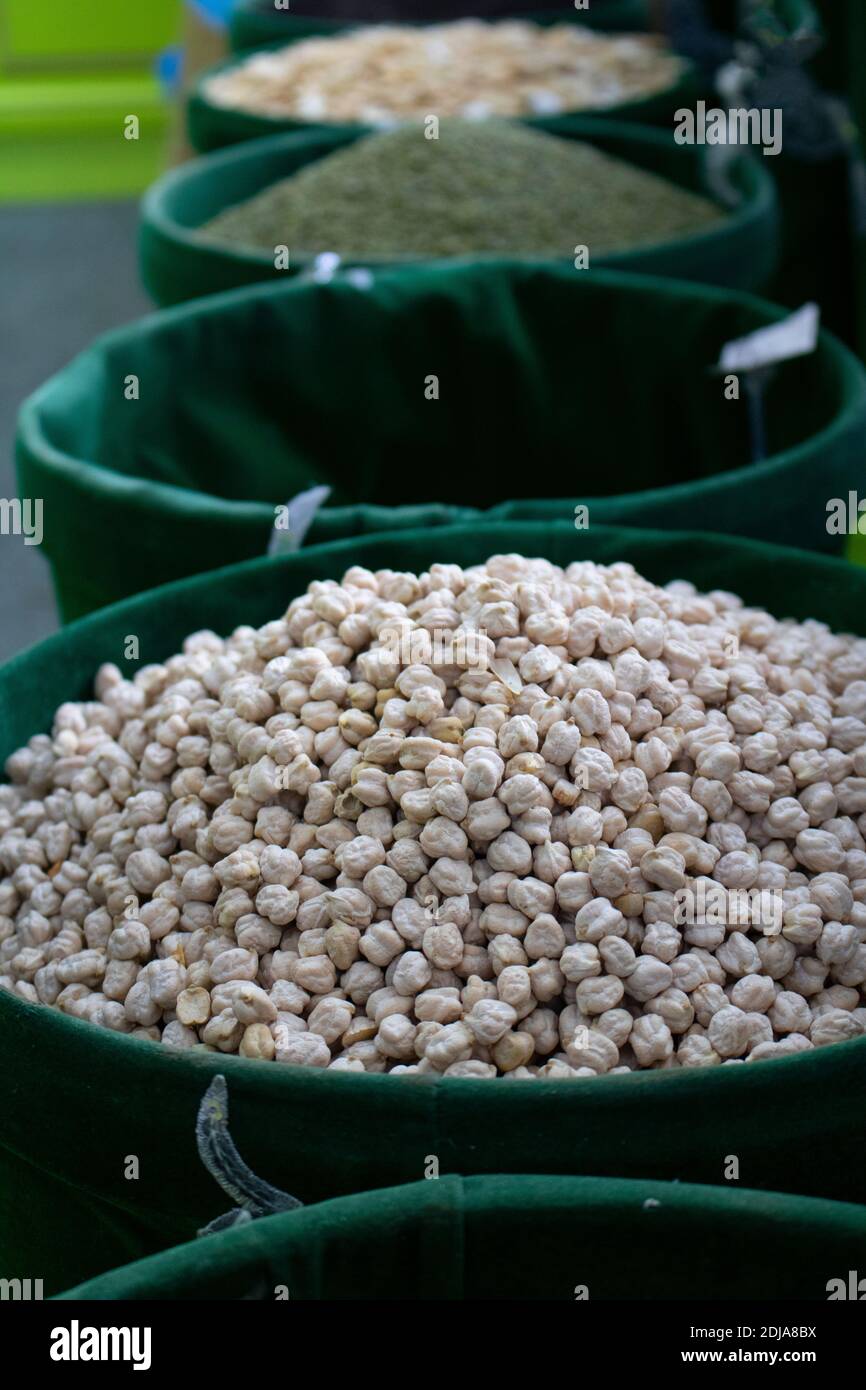 Ceci e legumi secchi sani, fagioli, cereali Foto Stock