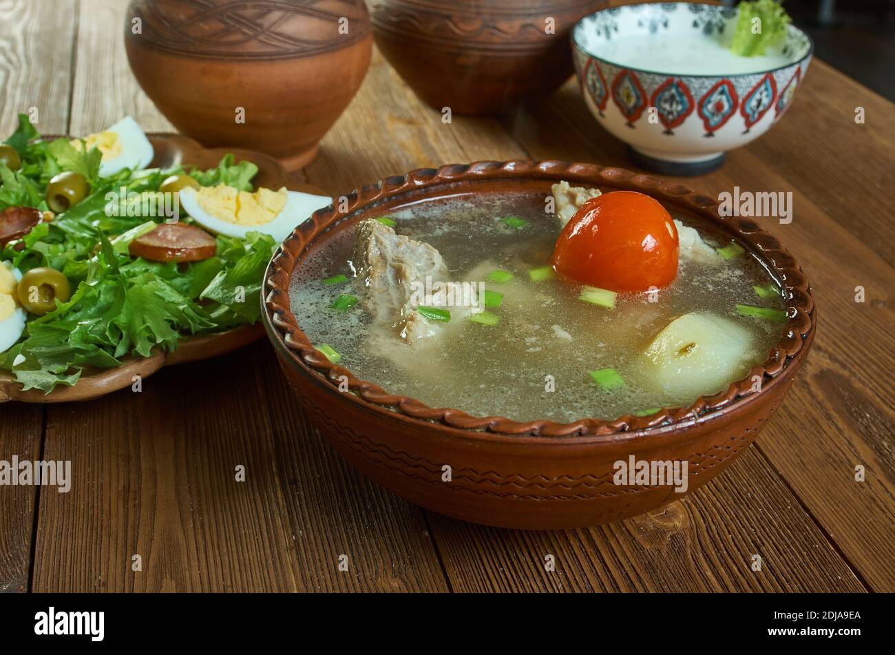 Taleshko vareno, i piatti più popolari del Bulgarin, zuppa tradizionale di manzo e verdure. Foto Stock