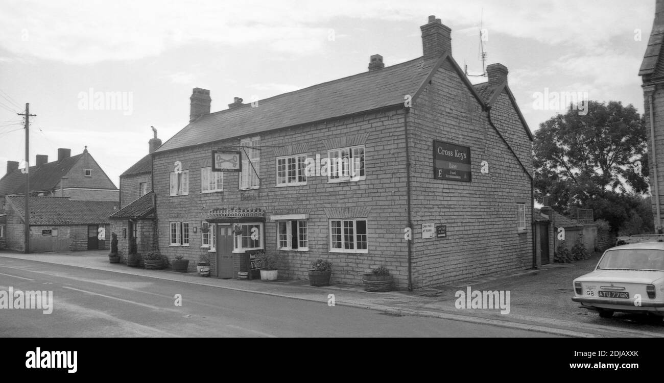Cross Keys, Lydford on fosse, Somerset nel 1975 numero 0695 Foto Stock