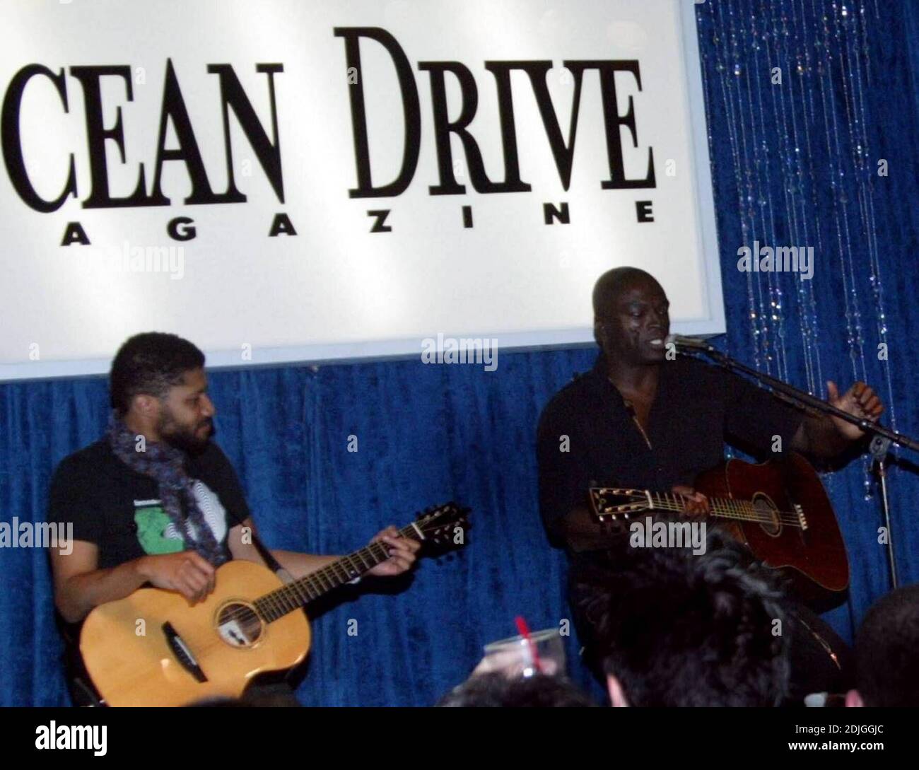 La festa Ocean Drive al Mansion Nightclub di Miami Beach FL ha incluso Parigi e Nicky Hilton e i genitori, Gloria e Emilio Estefan, Jon Bon Jovi e Seal, 2/11/06 Foto Stock