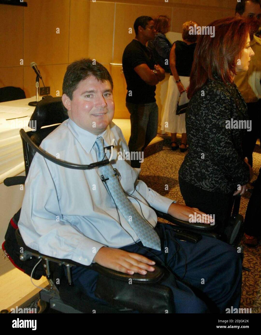 Gloria e Emilio Estefan annunciano un regalo di 1 milione di dollari per aiutare il Miami Project to Cure paralysis, lanciare il programma clinico umano situato presso l'Università di Miami, Miller School of Medicine. 3/21/06 [[kas]] Foto Stock