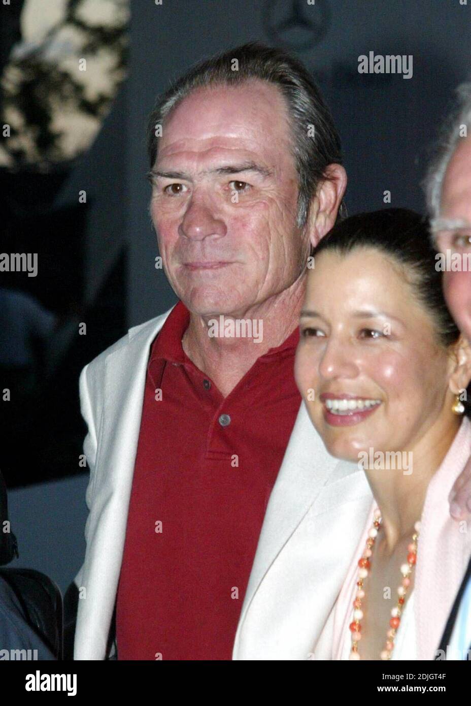 Gloria e Emilio Estefan e Tommy Lee Jones al 2. Mercedes-Benz Ace annuale per il Cure Fashion Extravganza a beneficio del Buoniconti Fund al torneo di tennis Nasdaq-100, Key Biscayne, FL 03/31/06 [[kas]] Foto Stock