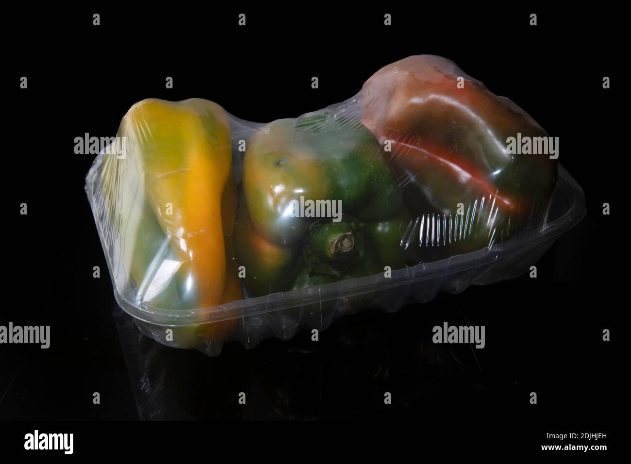 Vegetable wrapped in plastic Foto Stock
