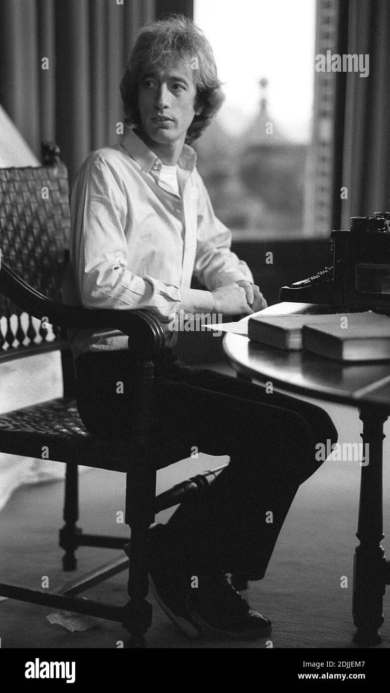 Robin Gibb fare il video per il suo singolo rilascio 'Juliet' 03/1983 Foto Stock