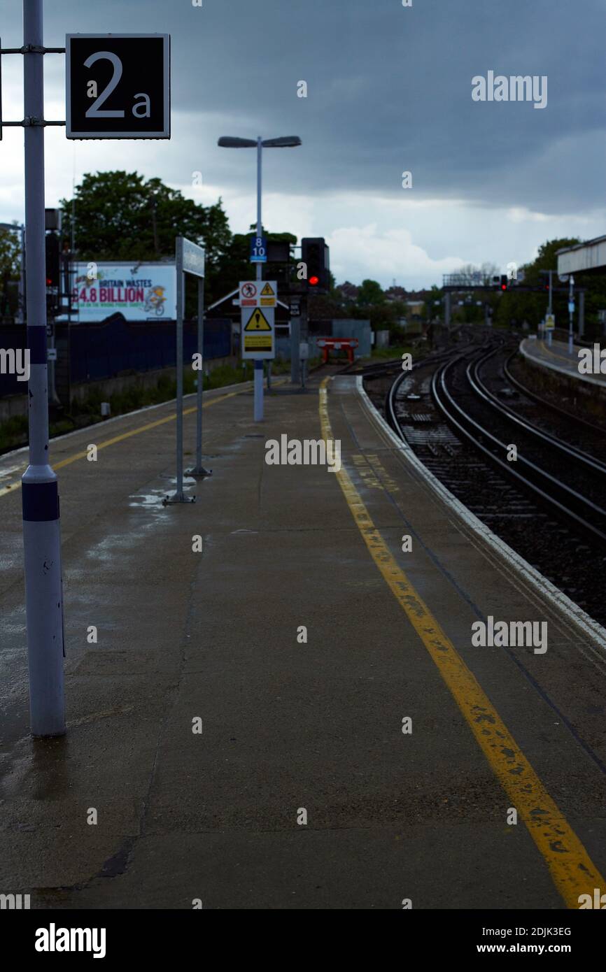 Stazione ferroviaria di Dartford, che mette in risalto lo storico incontro di Mick Jagger e Keith Richards dei Rolling Stones. Foto Stock