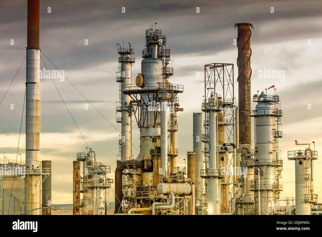 CHS Refinery, Making Cenex benzina e altri prodotti dal greggio canadese, visto dalla i-90 a Laurel, Montana, vicino Billings, USA [No Property r Foto Stock