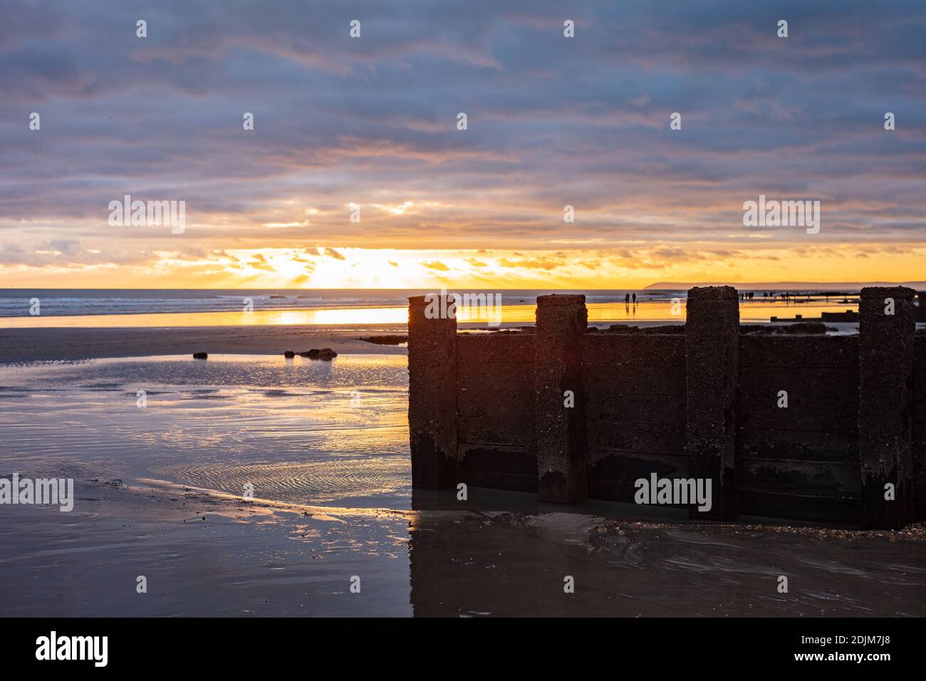 Una vista del tramonto a Hastings Foto Stock