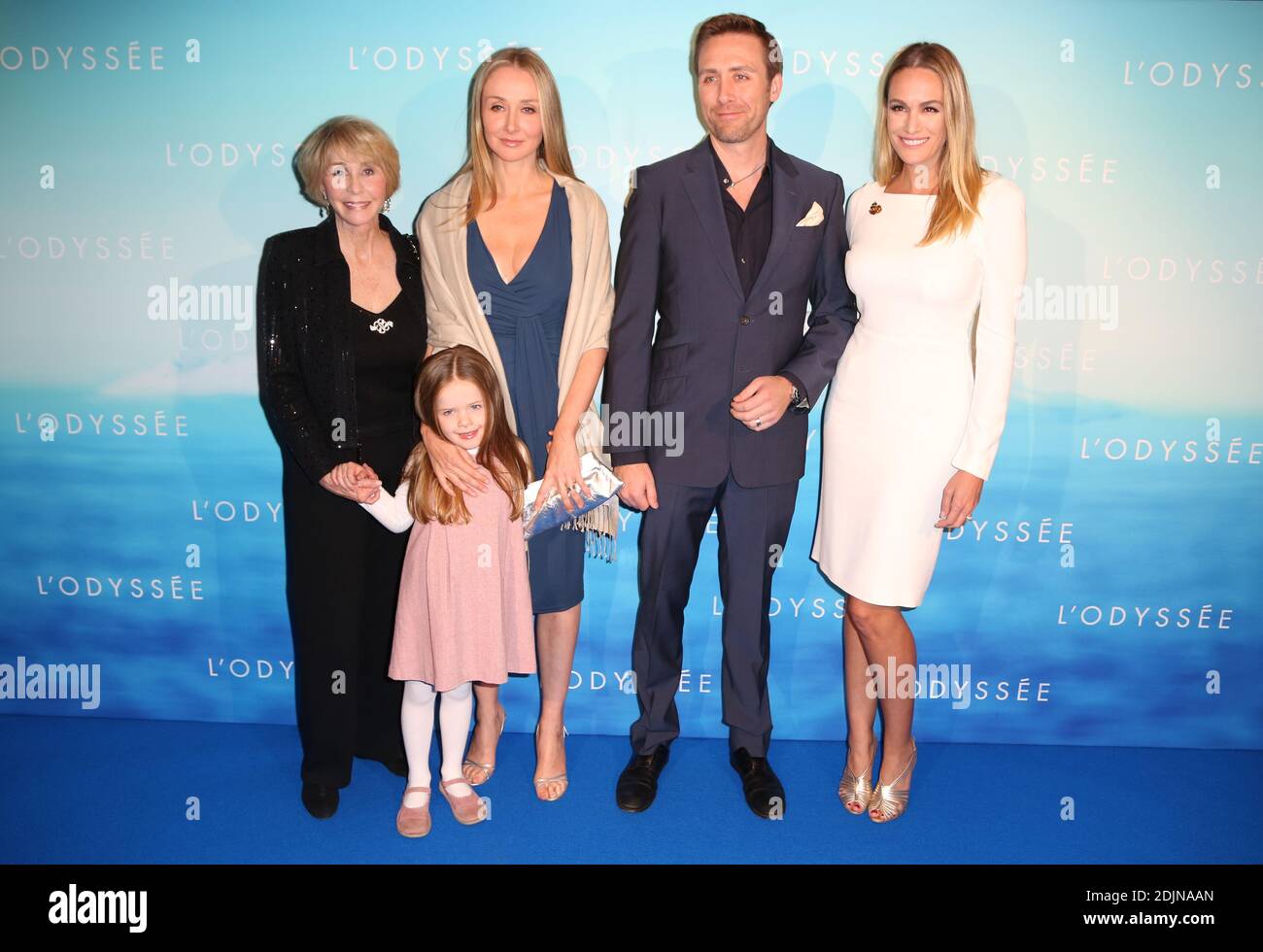 Famiglia della moglie del comandante Cousteau Francine Triplet, figlia Diane Cousteau e Grand Son Philippe Cousteau con sua moglie Ashlan Gorse alla prima 'l'Odyssee' tenuta all'UGC Normandie, a Parigi, Francia, il 4 ottobre 2016. Foto di Jerome Domine/ABACAPRESS.COM Foto Stock