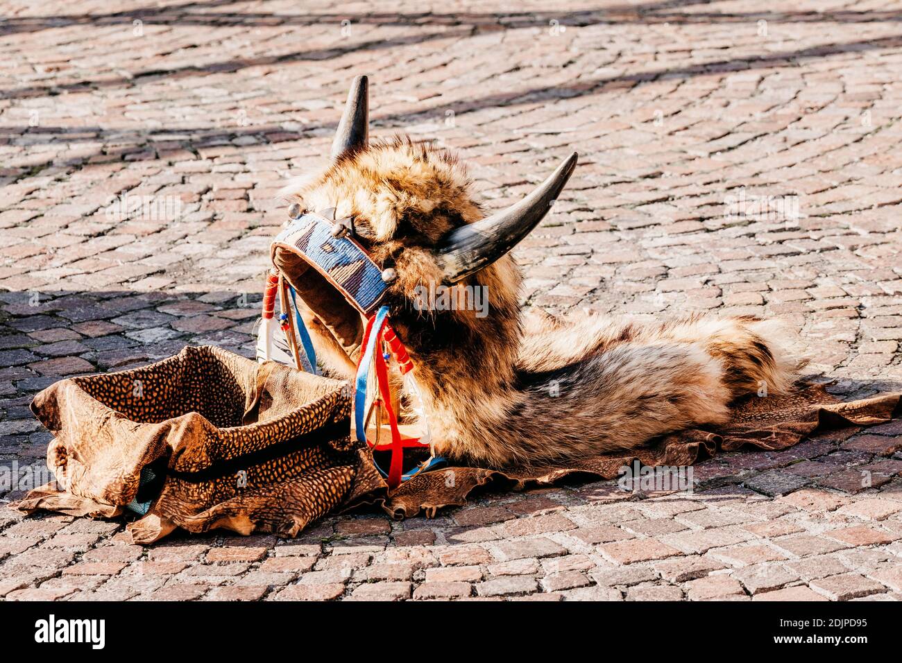 Capo Indiano Americano Con Corna Immagini e Fotos Stock - Alamy