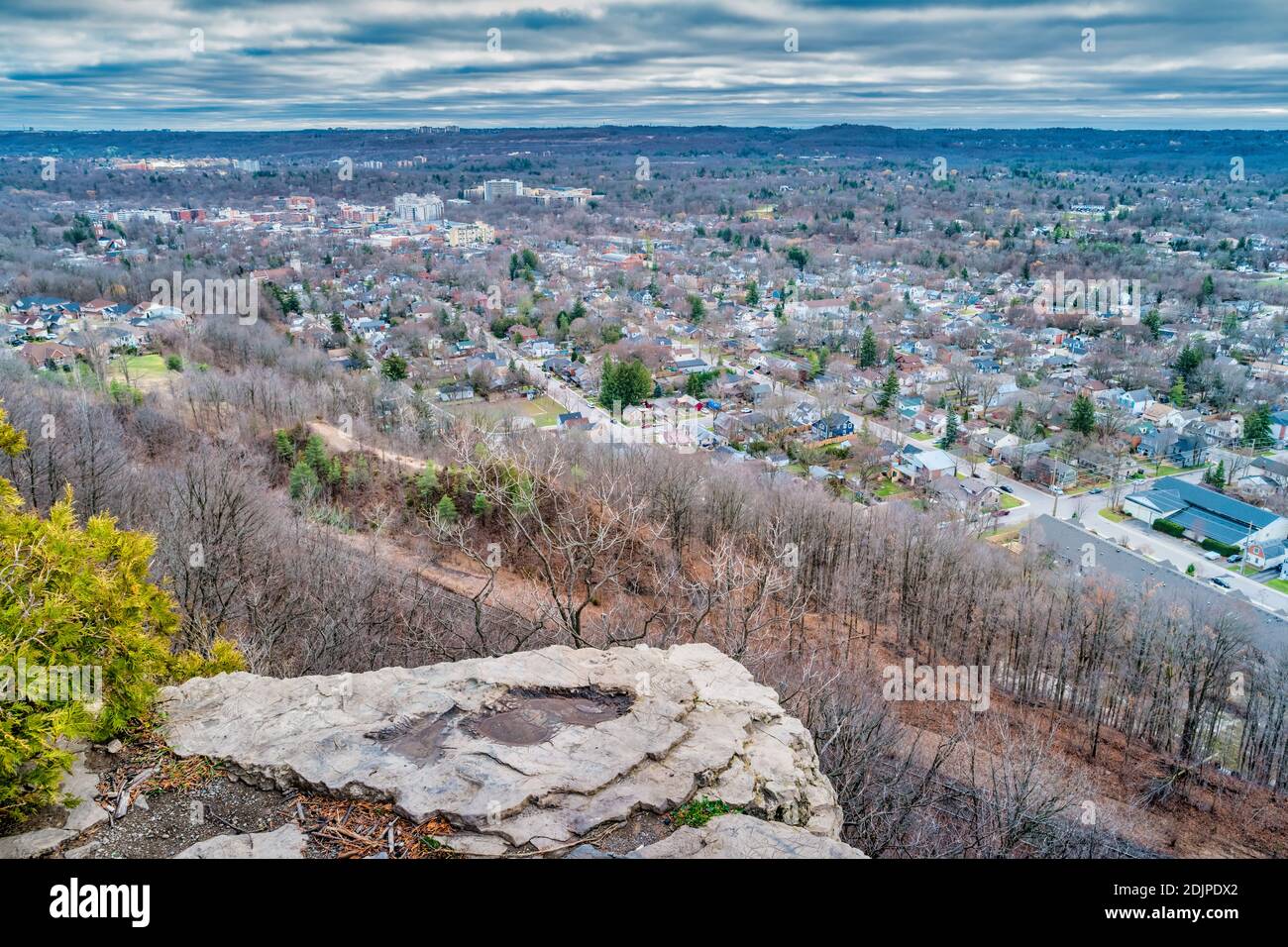 Vista di Dundas, Ontario, Canada vista dal Dundas Peak. Foto Stock