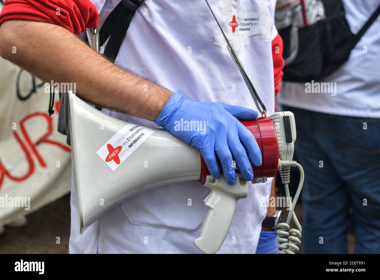 Gli infermieri ospedalieri, il settore sanitario e i loro sindacati manifestano a Parigi, in Francia, il 08 novembre 2016. Foto di Yann Korbi/ABACAPRESS.COM Foto Stock