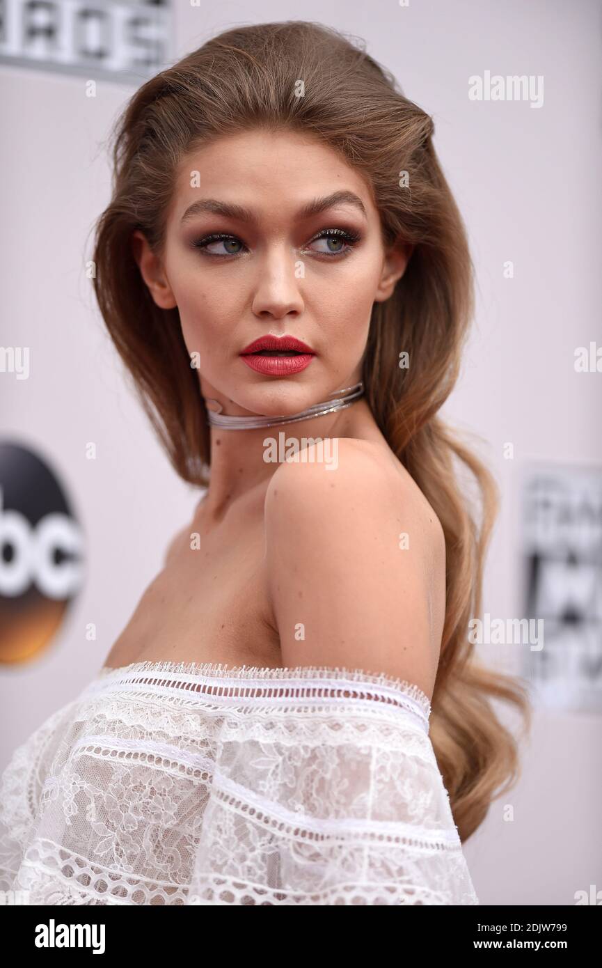 Gigi Hadid partecipa al 2016 American Music Awards al Microsoft Theatre il 20 novembre 2016 a Los Angeles, California, USA. Foto di Lionel Hahn/ABACAPRESS.COM Foto Stock