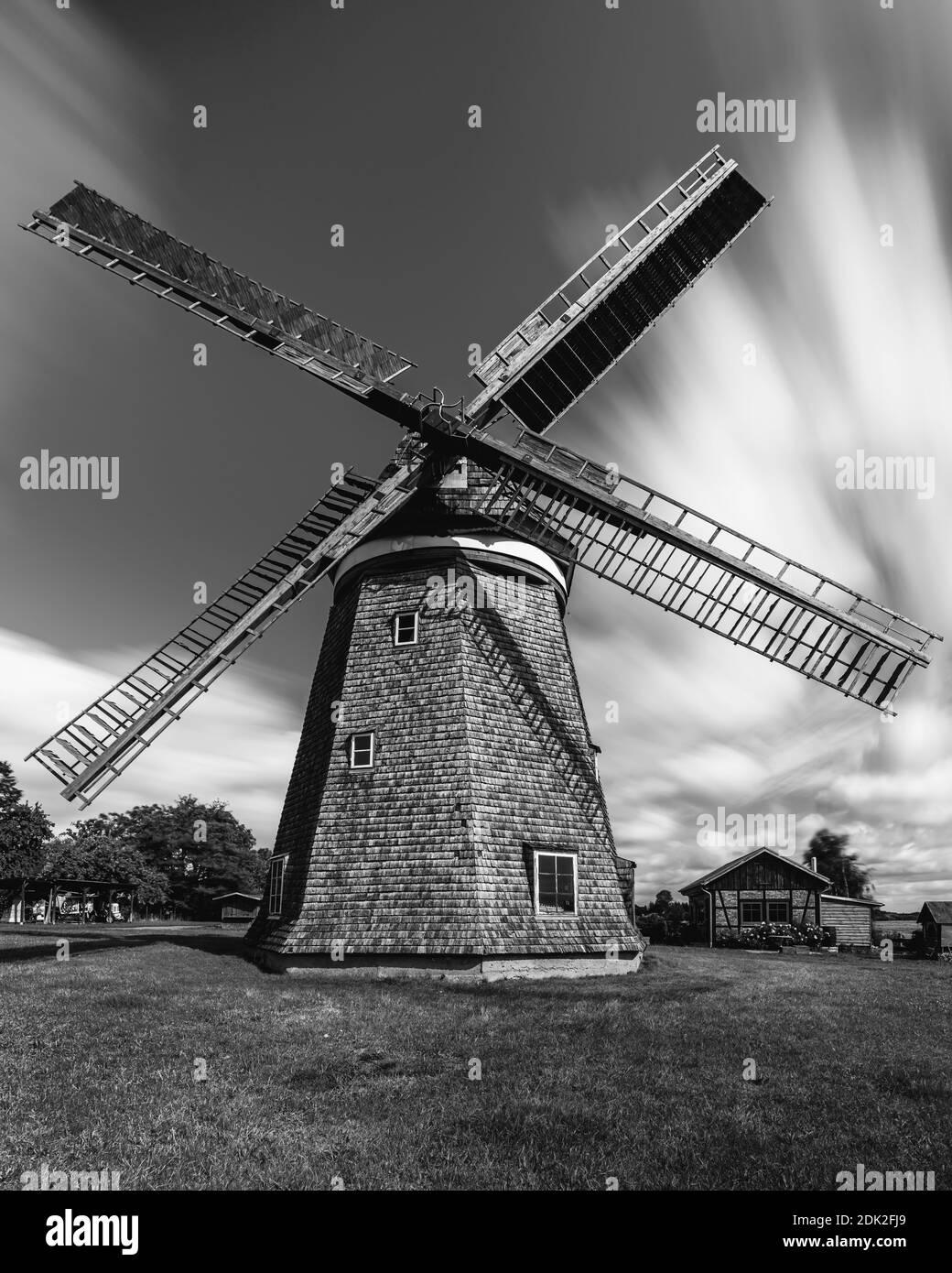Mulino a vento olandese, Steinhagen, mulino a vento Erdholländer, Mar Baltico, Pomerania occidentale-Ruegen, Germania, Europa Foto Stock