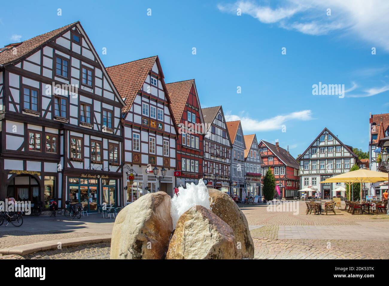 Deutschland, Niedersachsen, Stadt Rinteln, Blick auf den Marktplatz Foto Stock