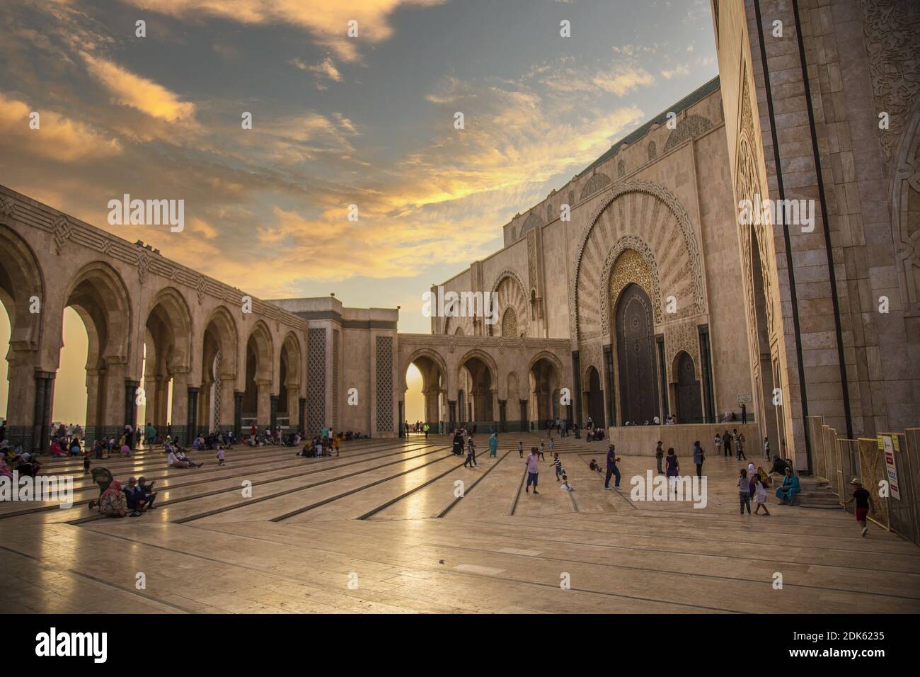 Casablanca, Marocco; 2018 agosto: Bel tramonto alla moschea di Hassan II Foto Stock
