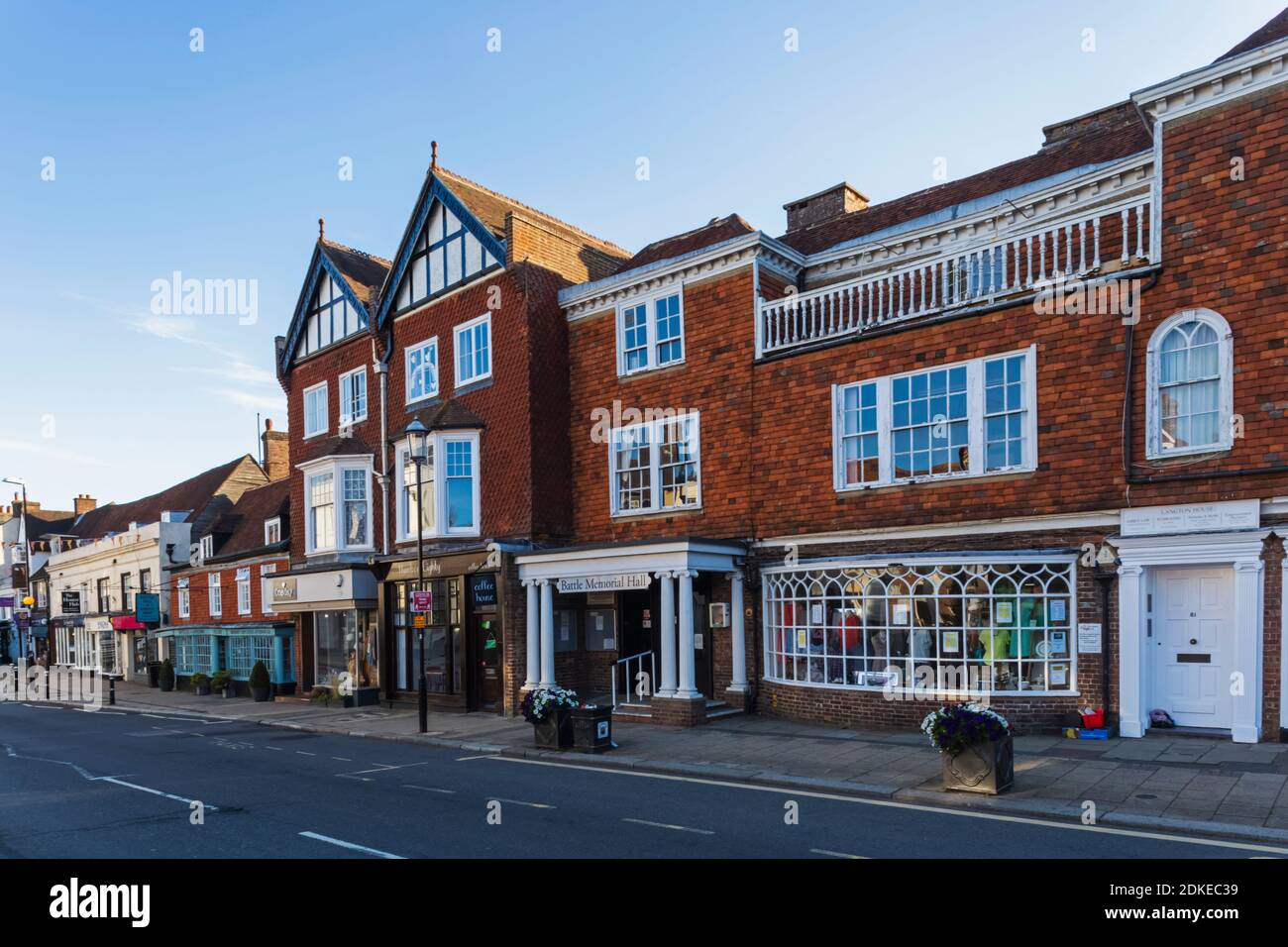 Inghilterra, East Sussex, Battle, High Street Shops Foto Stock
