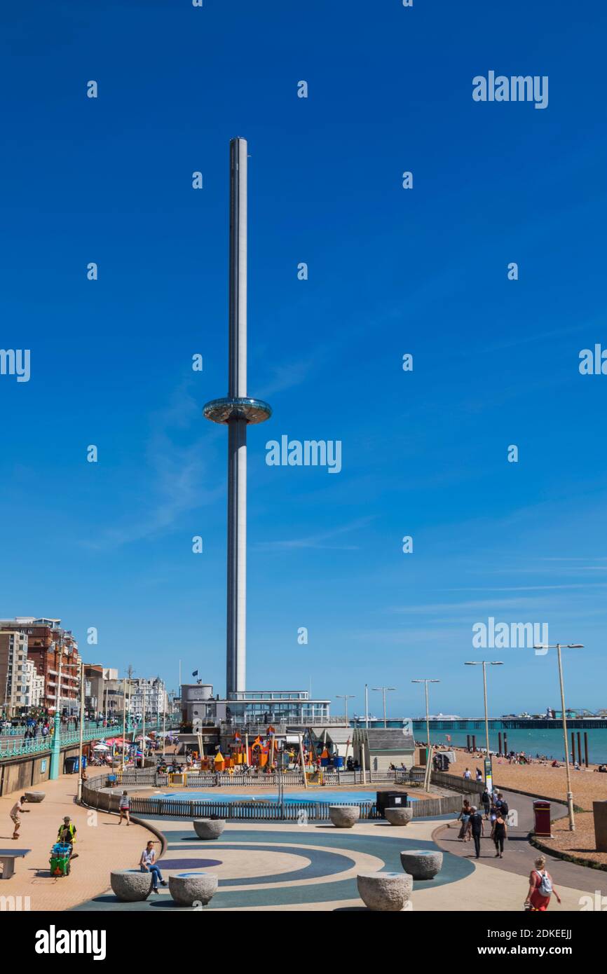 Inghilterra, East Sussex, Brighton, Brighton Seafront, British Airways i360 Viewing Tower e Seafront Promenade Foto Stock