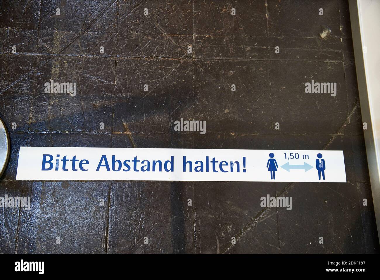 Impfzentrum der Stadt Essen in einer Messehalle eingerichtet mit Beteilingung verschiedenster Hilfsorganisationen Foto Stock