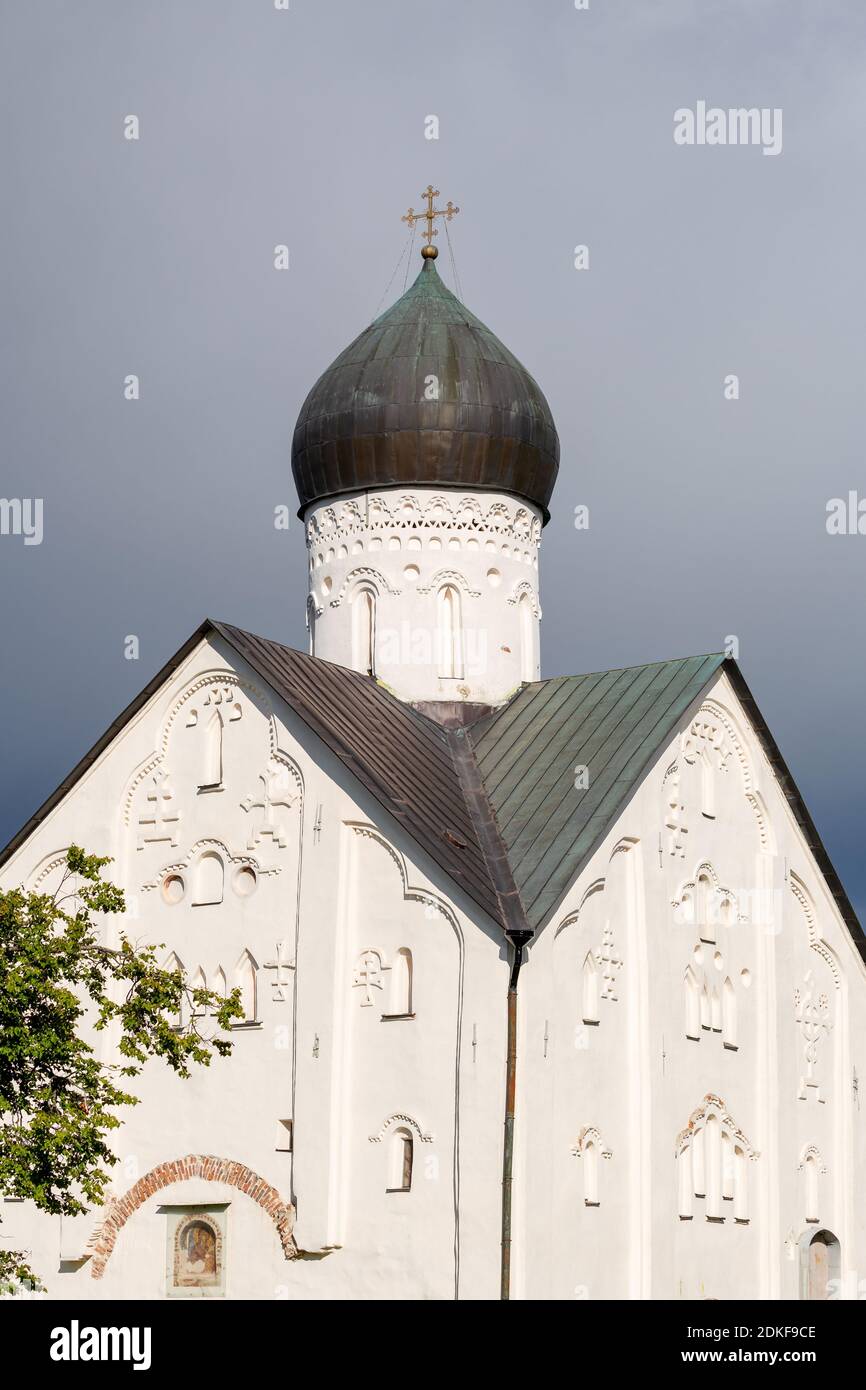 Chiesa della Trasfigurazione del Salvatore in Via Ilyina (Veliky Novgorod, Russia), un'antica chiesa storica dipinta da Teofani il greco (. Foto Stock