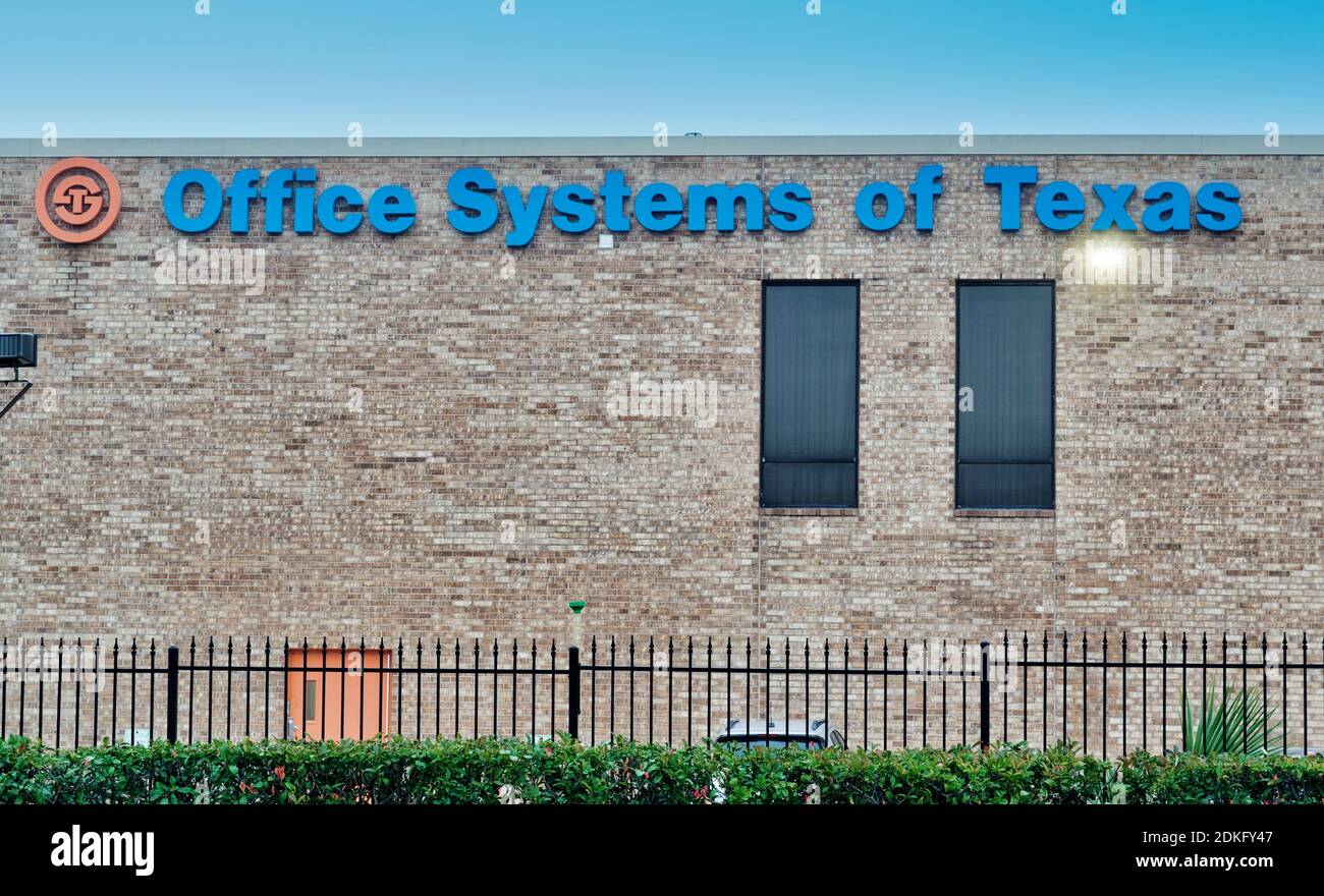 Houston, Texas USA 11-20-2020: Office Systems of Texas Building exterior a Houston. Rivenditore autorizzato di fotocopiatrici e fax. Foto Stock