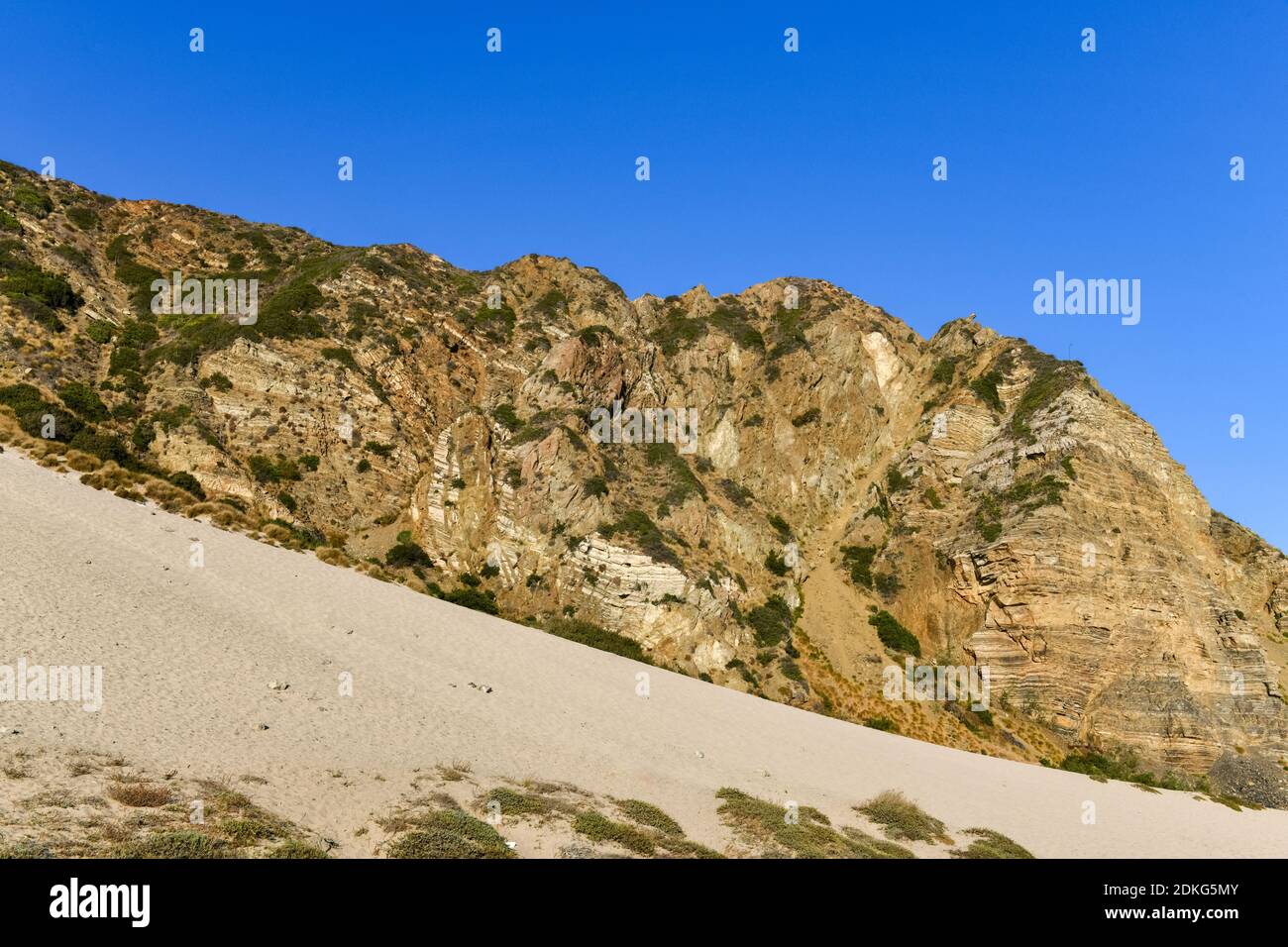 Pacific Coast Highway e la spiaggia di Sycamore Cove a nord di Malibu e Los Angeles nella California meridionale. Foto Stock