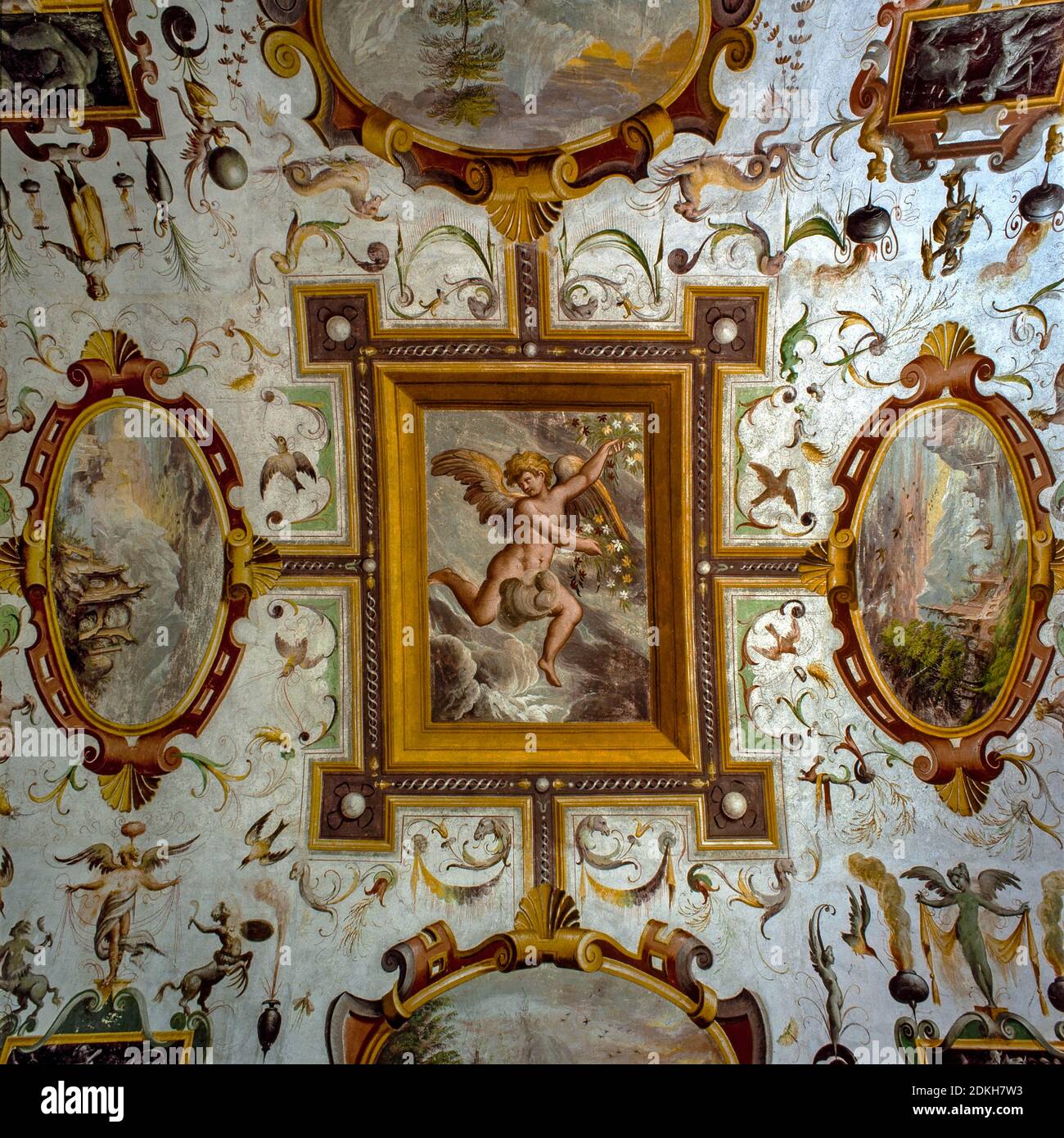 Castello rinascimentale italiano di Torrechiara. Cesare Baglione 1550 - 1615. Titolo dell'opera. Sala grottesca affrescata Sala dei Paesaggi primi del 17 ° secolo. Foto Stock