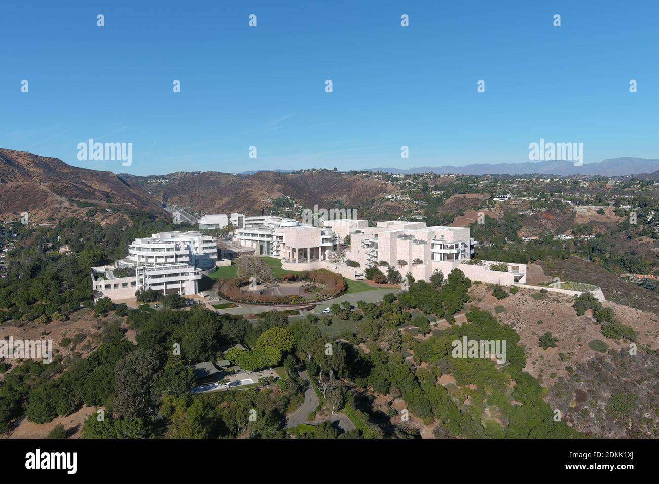 Una vista aerea del Getty Center, martedì 15 dicembre 2020, a Los Angeles. Foto Stock