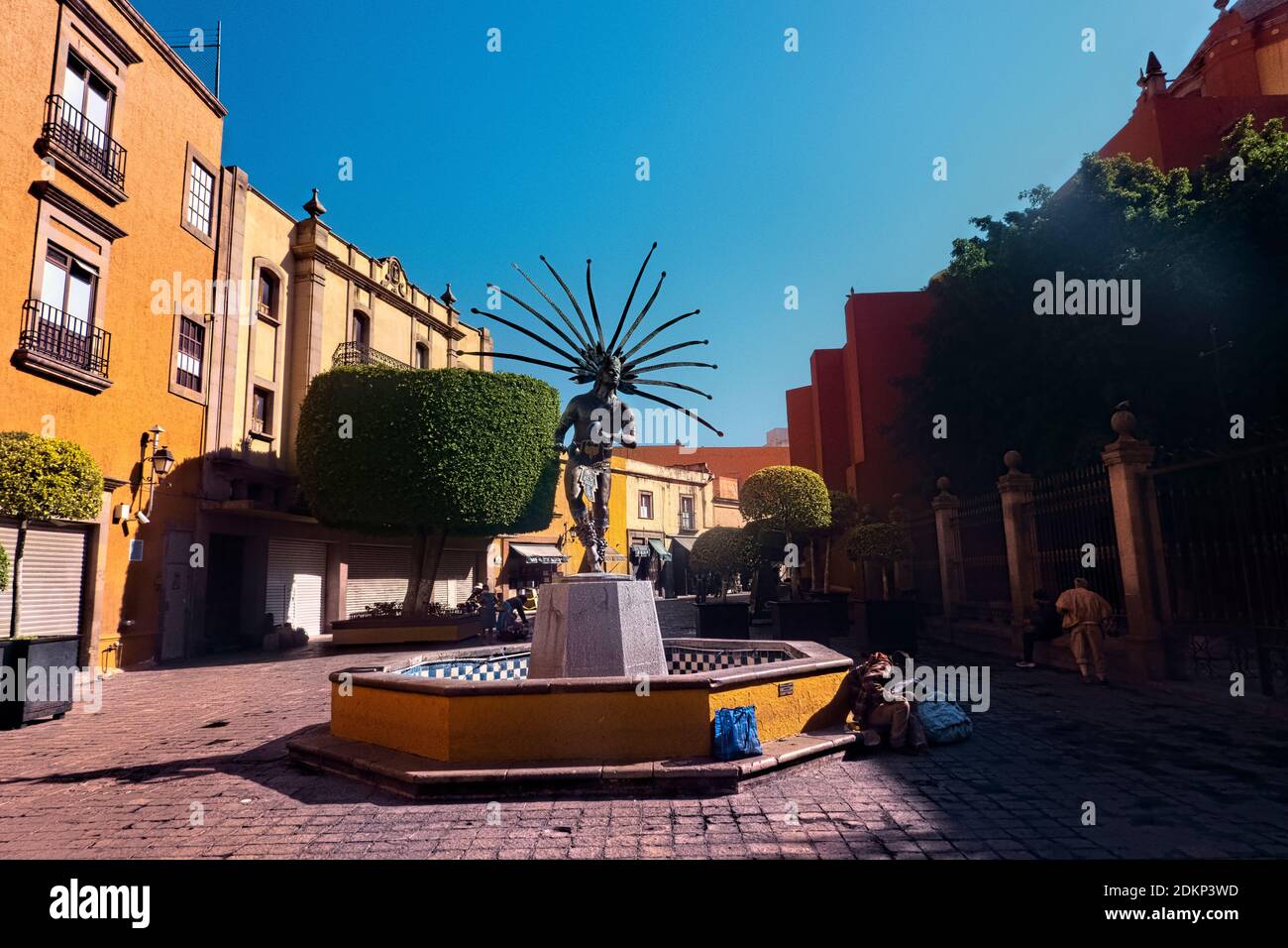 Monumento al Conchero Chichimeca Dancer, Santiago de Queretaro, Queretaro, Messico Foto Stock