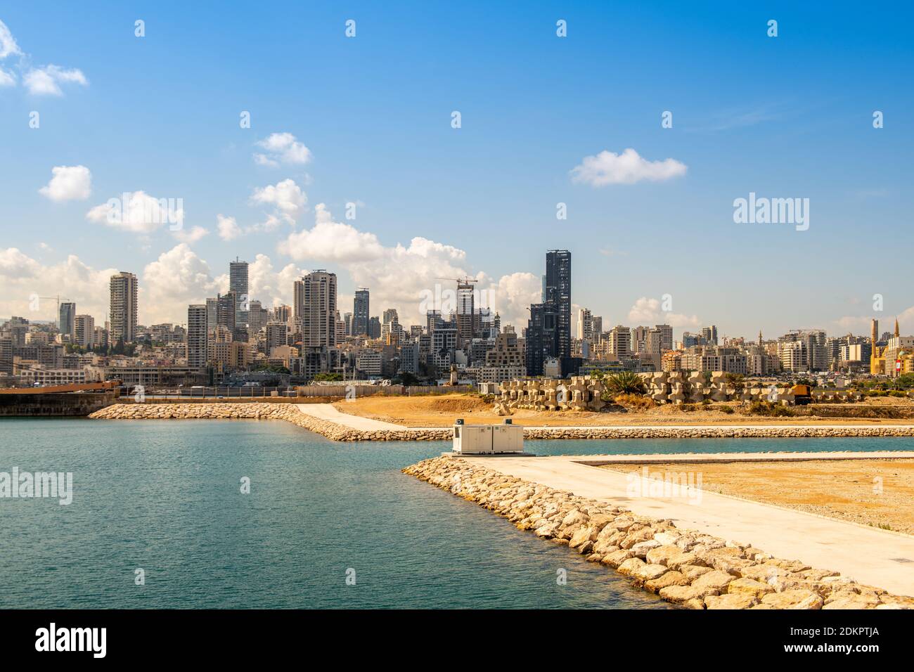 Danni dopo l'esplosione della porta Beirut Foto Stock