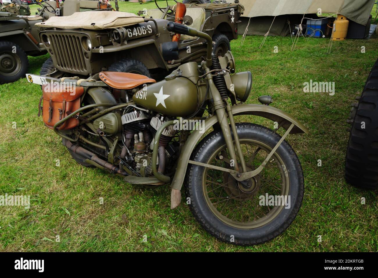 La motocicletta militare vintage Harley Davidson WLA è stata utilizzata ampiamente dagli eserciti alleati per i piloti di spedizione nella seconda guerra mondiale Foto Stock