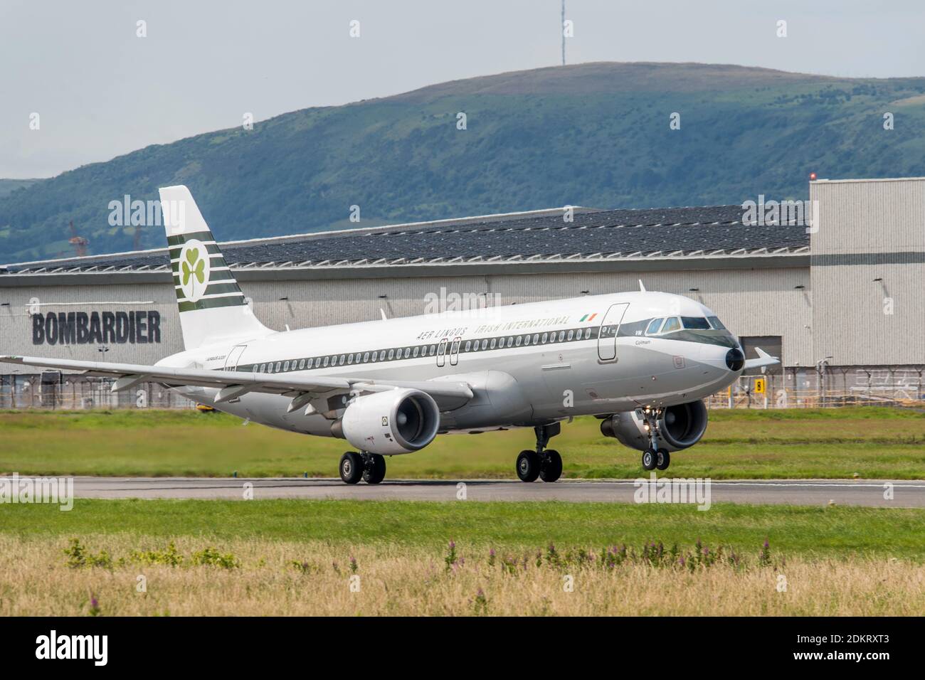 Aer Lingus Airbus A320 in Heritage livrea departingt Belfast City Airport, BHD, Irlanda del Nord per LHR London Heathrow Foto Stock