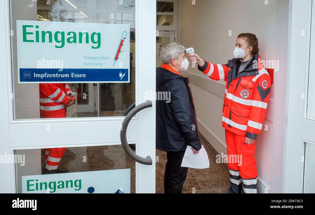 Essen, zona della Ruhr, Renania Settentrionale-Vestfalia, Germania - Corona Vaccination Centre Essen nelle sale di Messe Essen, qui più di 2,000 persone devono essere Foto Stock