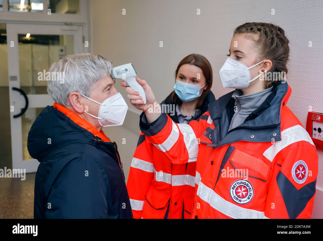 Essen, zona della Ruhr, Renania Settentrionale-Vestfalia, Germania - Corona Vaccination Centre Essen nelle sale di Messe Essen, qui più di 2,000 persone devono essere Foto Stock
