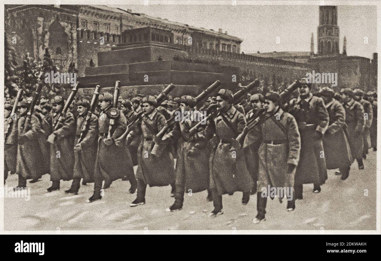 Battaglia di Mosca. 1941 ottobre Revolution Parade. Fanteria sovietica. Mosca, URSS. 7 novembre 1941 Foto Stock