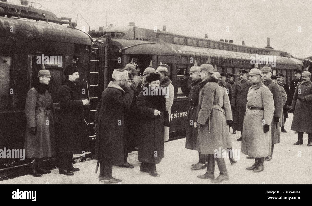 Le Negociazioni della tregua a Brest-Litowsk. Accoglienza della delegazione russa alla stazione di Brest-Litowsk. 1918 Foto Stock