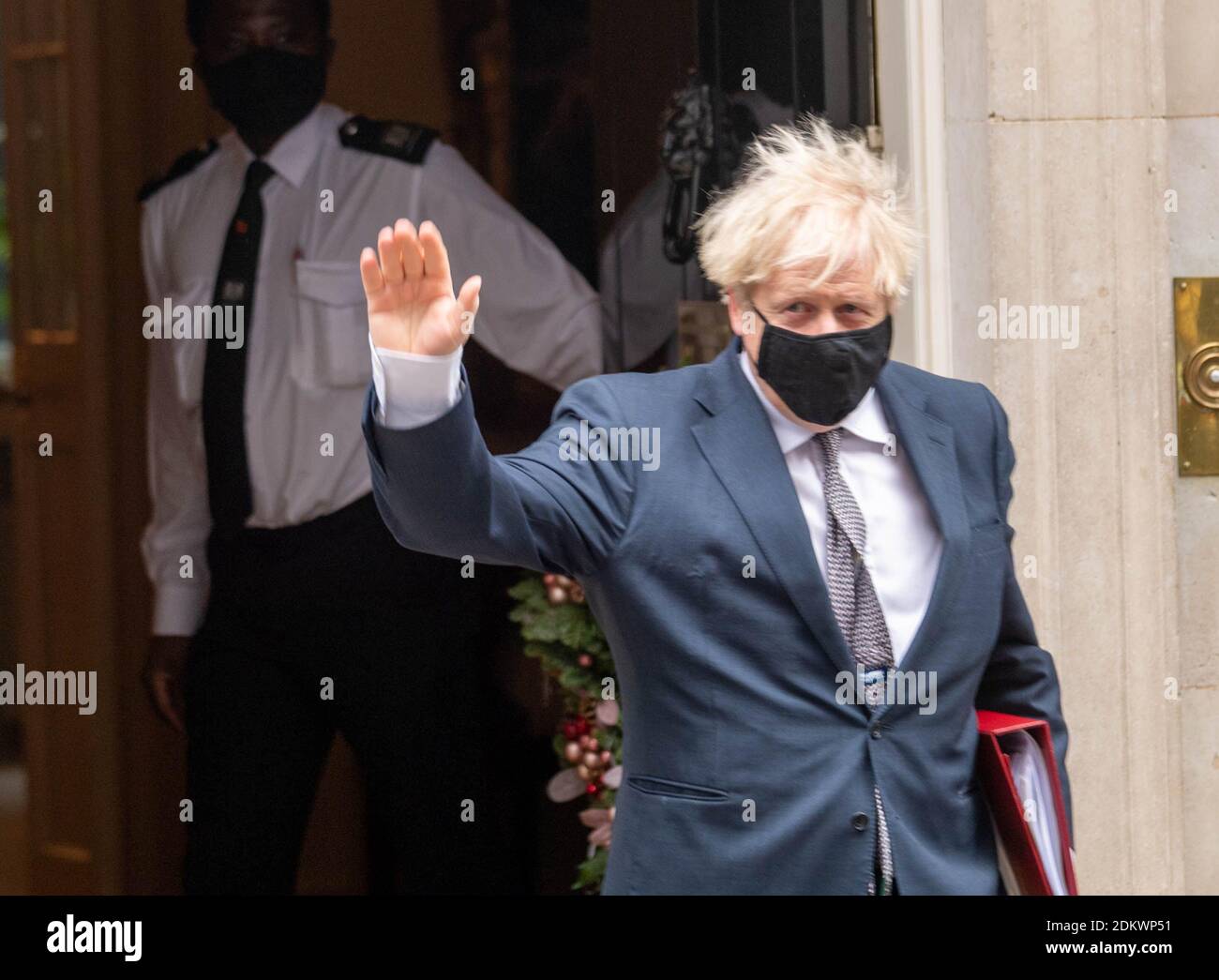 Londra, Regno Unito. 16 Dic 2020. Boris Johnson, il primo Ministro MP lascia 10 Downing Street, Credit: Ian Davidson/Alamy Live News Foto Stock