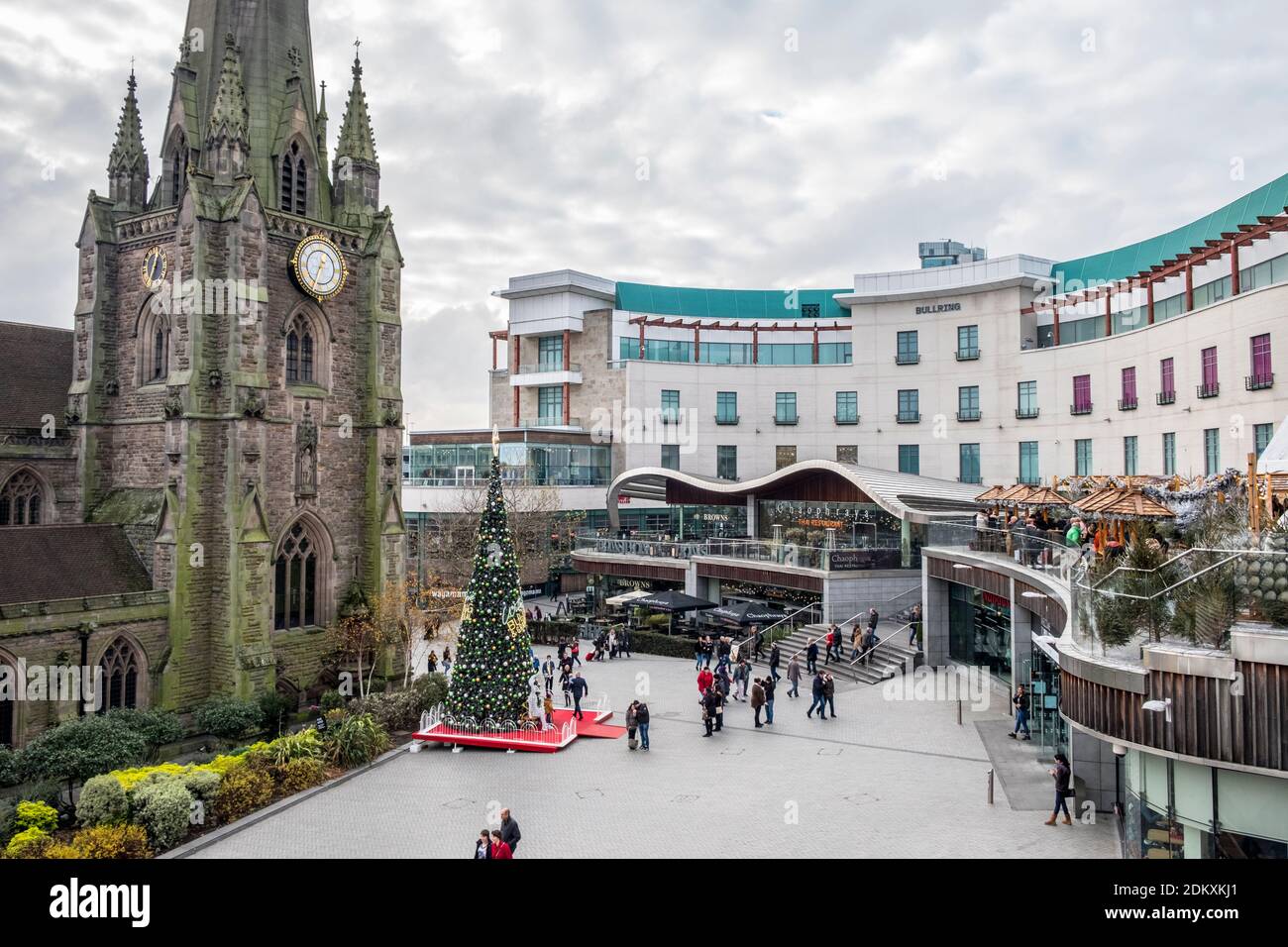 Centro commerciale Birmingham Bullring e St Martin nella chiesa del Bull Ring. Birmingham, West Midlands, Inghilterra, GB, Regno Unito Foto Stock