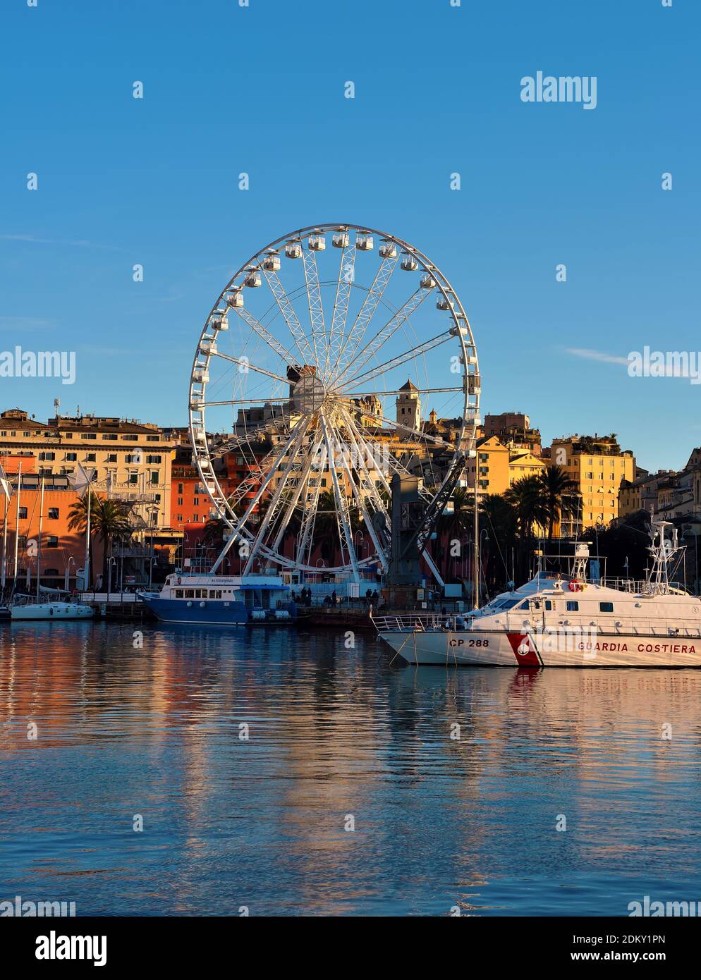 panorama della città vista del porto antico e. Expò area Dicembre 13 2020 Genova Italia Foto Stock