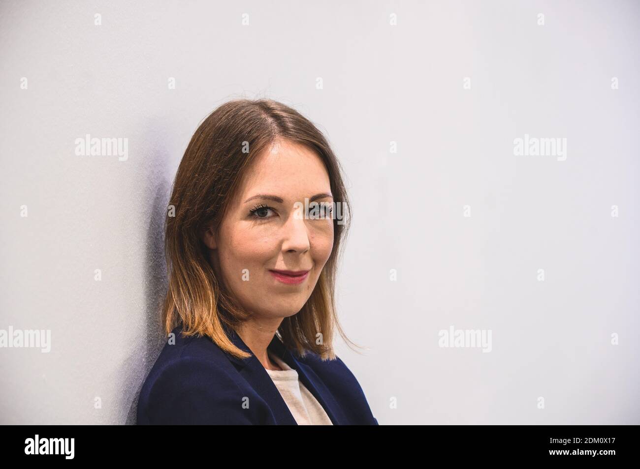 Magonza, Germania. 15 Dic 2020. Ellen Demuth (CDU), membro del parlamento di Stato del suo partito in Renania-Palatinato, si trova nel corso di una sessione del parlamento di Stato nella Rheingoldhalle. Credit: Andreas Arnold/dpa/Alamy Live News Foto Stock