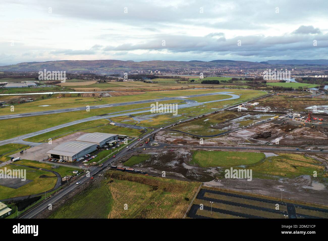 Vista aerea del drone dell'aeroporto di Glasgow Foto Stock