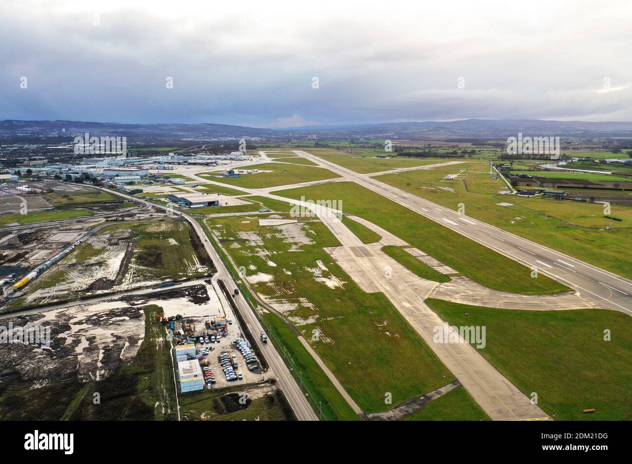 Vista aerea del drone dell'aeroporto di Glasgow Foto Stock