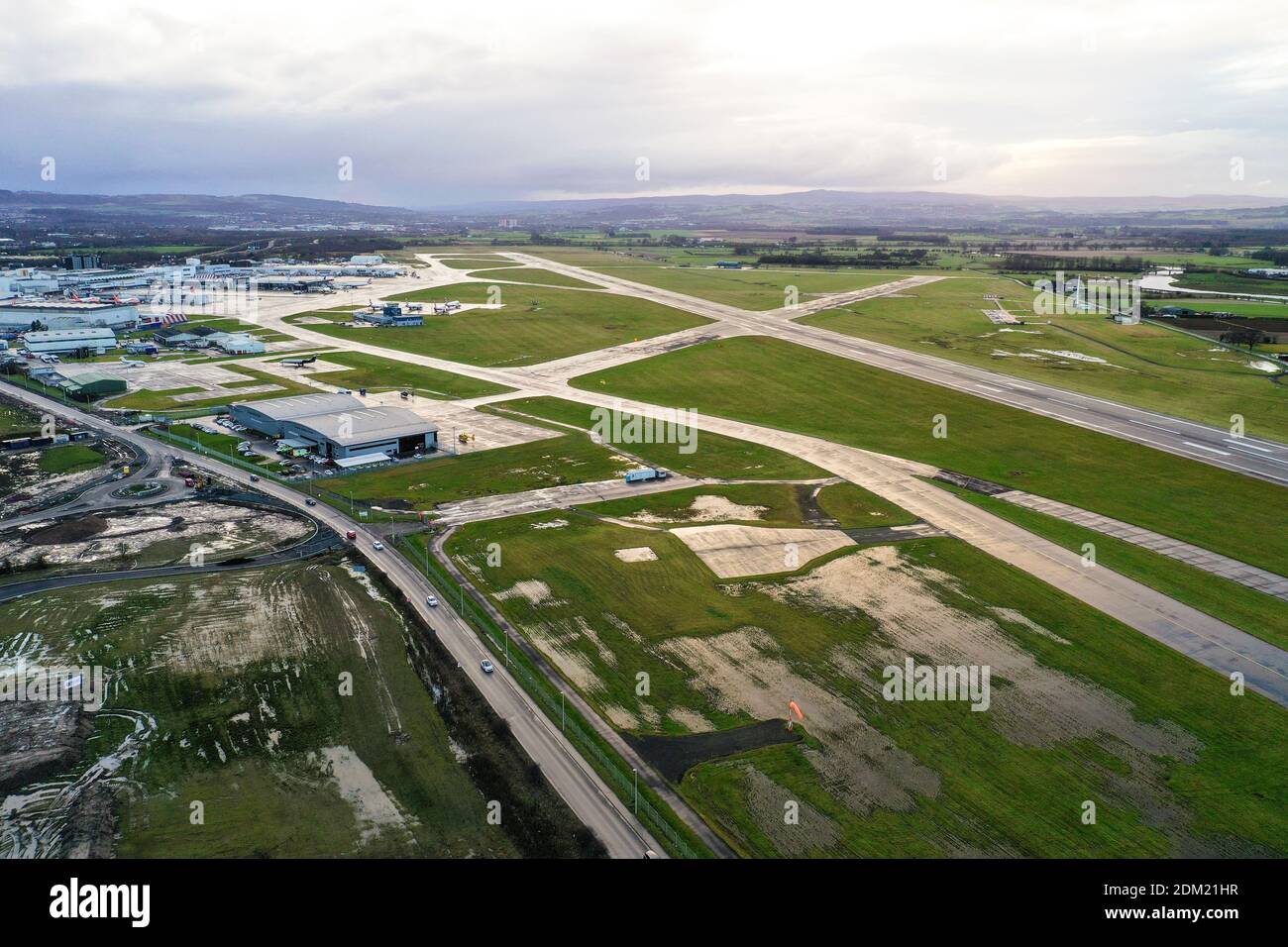 Vista aerea del drone dell'aeroporto di Glasgow Foto Stock
