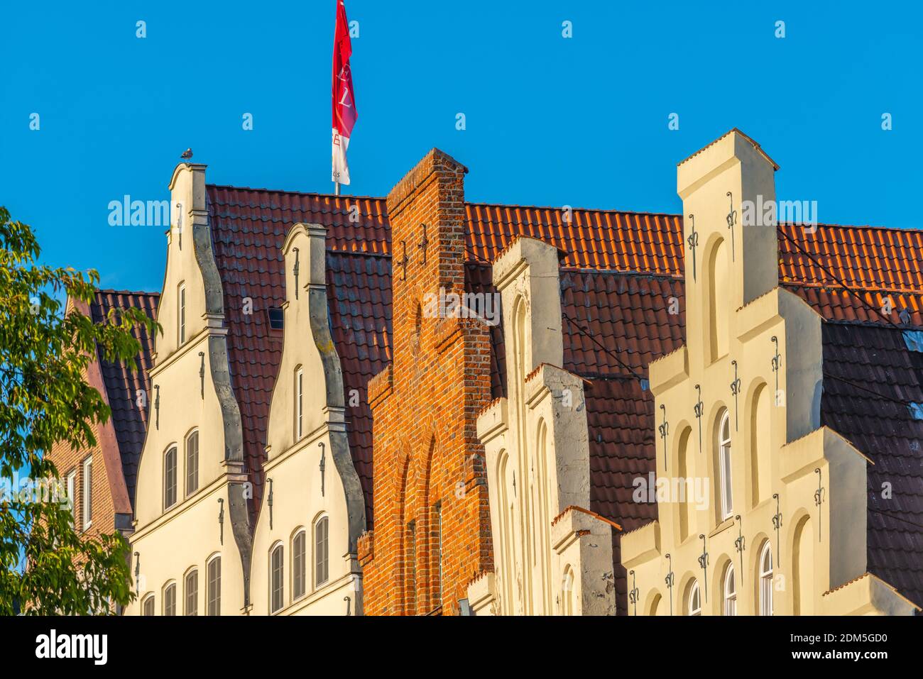 An der Obertrave, una strada popolare lungo il fiume trave, Città anseatica di Lübeck, Patrimonio dell'Umanità dell'UNESCO, Schleswig-Holstein, Germania del Nord, Europa Foto Stock